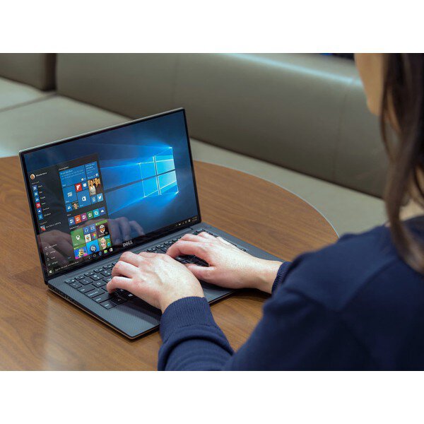 Dell XPS 15 inch phiên bản màn hình OLED độ phân giải 4K được bán ra với giá gần 2000 USD